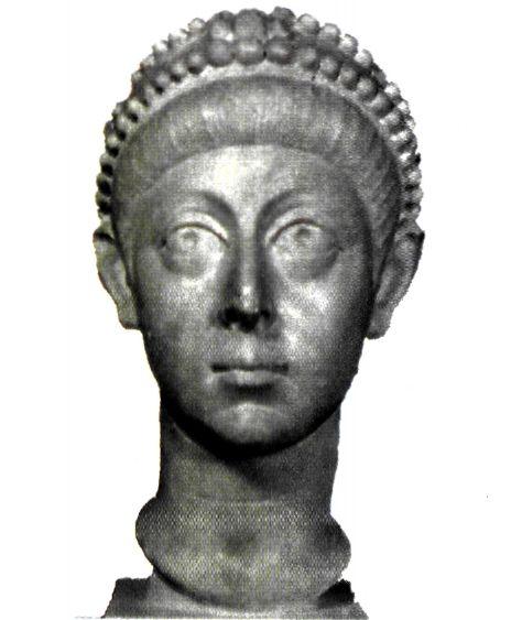 Προτομή του Αρκάδιου. Η αναγόρευση του πρωτότοκου Αρκάδιου σε αυτοκράτορα στο ανατολικό τμήμα της αυτοκρατορίας υποδηλώνει το ενδιαφέρον για την Ανατολή και τη μετατόπιση του κέντρου βάρους προς το τμήμα αυτό της αυτοκρατορίας. (Κωνσταντινούπολη, Μουσείο Αρχαιοτήτων) 