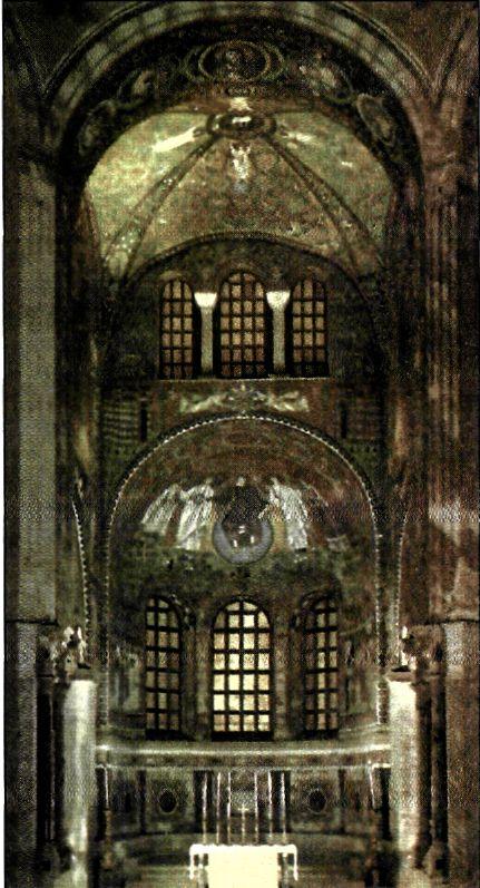 Ψηφιδωτός διάκοσμος του εσωτερικού του Αγίου Βιταλίου στη Ραβέννα (περ. 540-7). Στις πλαϊνές πλευρές της κόγχης διακρίνονται τα ψηφιδωτά με τις αυτοκρατορικές πομπές του Ιουστινιανού και της Θεοδώρας.